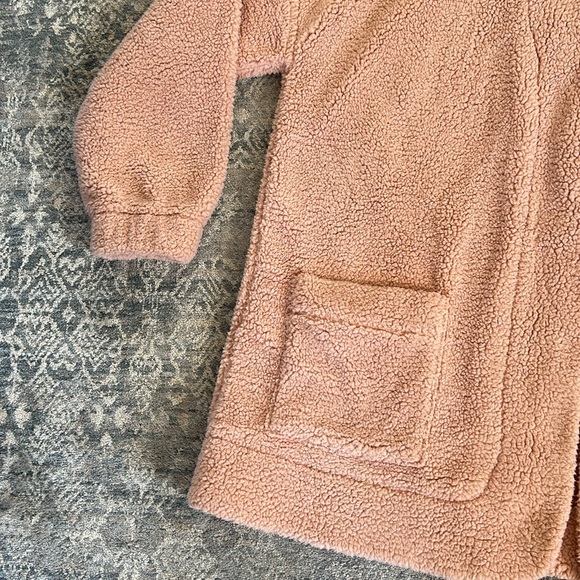 GAP Sherpa Jacket - Picture 2 of 5